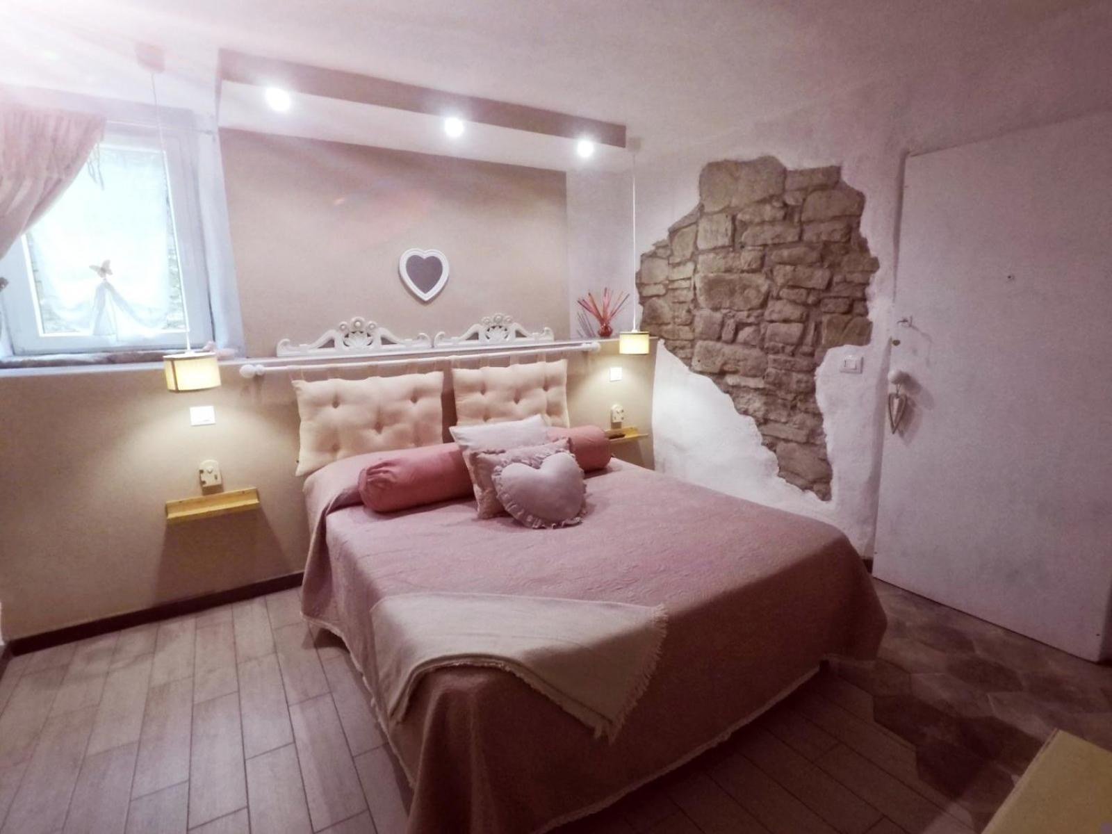 B&B La Casa Dei Cuori Millesimo Δωμάτιο φωτογραφία